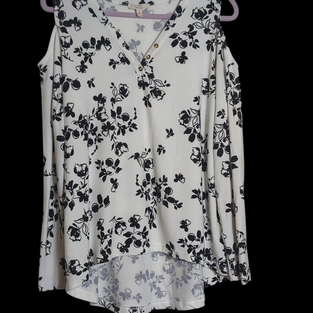 Como Vintage Large Cold Shoulder Sweater Classic Black White Floral Print V Neck